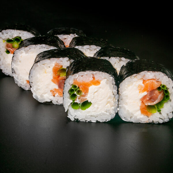 Ролл Гейша с лососем 225гр